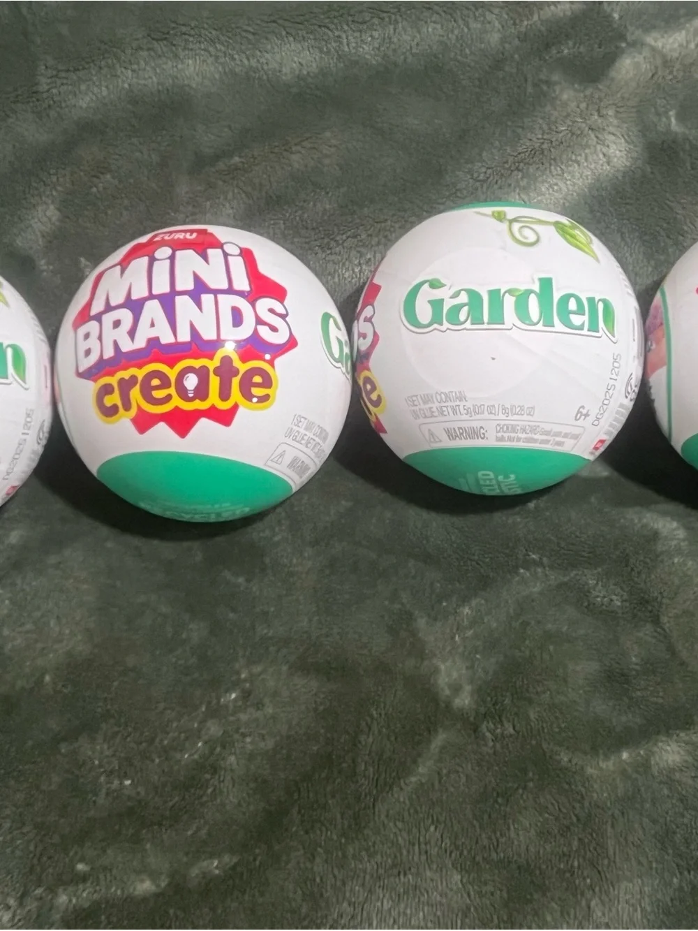4 Mini Brands Create Garden Surprise Ball - White & Green